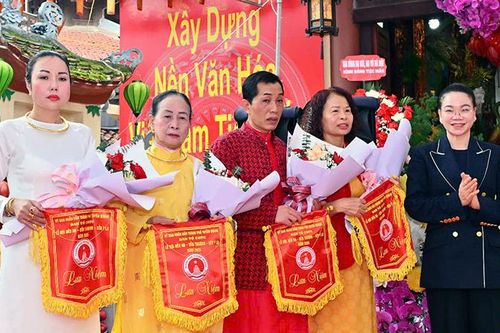 Trình diễn thực hành nghi lễ tín ngưỡng thờ Mẫu Tam phủ của người Việt