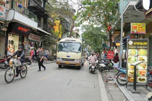 Hà Nội yêu cầu kiểm tra xe trên 16 chỗ ra vào phố cổ, Hồ Gươm trong khung giờ cấm