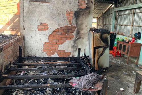 Bạc Liêu: Chập điện làm cháy 4 căn nhà của người dân