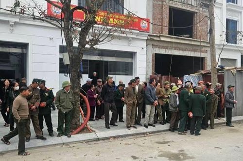 Tin mới vụ hàng chục người cao tuổi miền núi được chở đến dự hội thảo