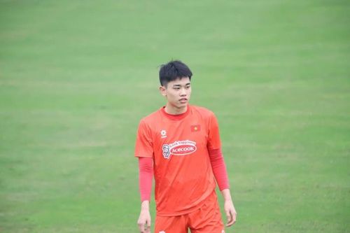 Tiền đạo Nguyễn Đình Bắc báo tin vui cho HLV Kim Sang-sik