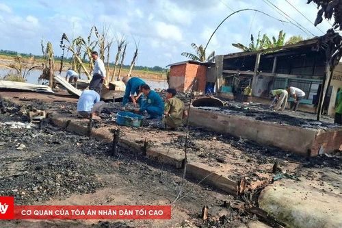 4 căn nhà bốc cháy trong đêm