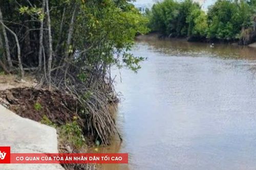Xuất hiện sạt lở tại hạ lưu cống Nhà Mát