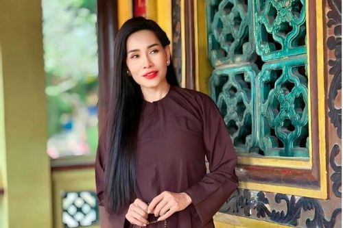 Ca sĩ Thúy Hằng qua đời ở tuổi 44