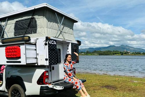 Gia đình ở TPHCM sắm 'nhà di động' đi xuyên Việt, kể sự cố nhớ đời trên bãi biển