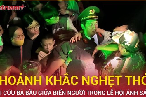 Giây phút nghẹt thở giải cứu bà bầu giữa biển người trong lễ hội ánh sáng