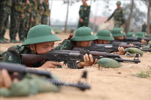 Chiến sĩ mới bắt nhịp với môi trường quân đội