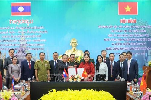 Kon Tum: Hội đàm về nâng cấp cặp cửa khẩu phụ Đắk Long - Văng Tắt