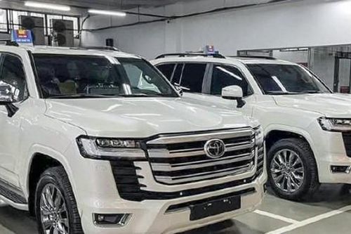Toyota cập nhật giá bán cho dòng xe Land Cruiser và có thêm phiên bản mới