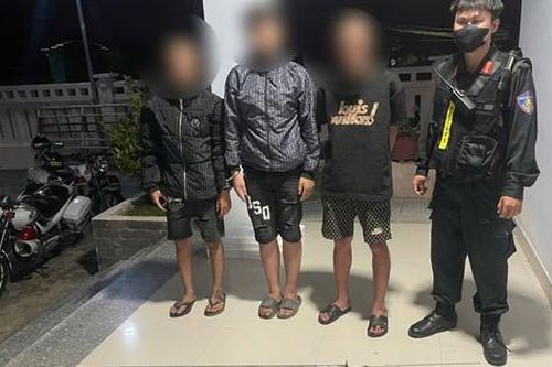 Công an nổ súng trấn áp nhóm thanh thiếu niên mang hung khí nguy hiểm