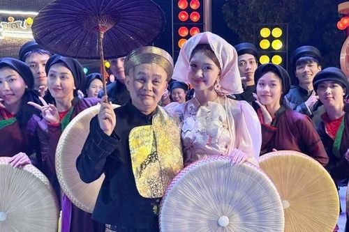Tin vui lớn của NSƯT Xuân Hinh và Hòa Minzy