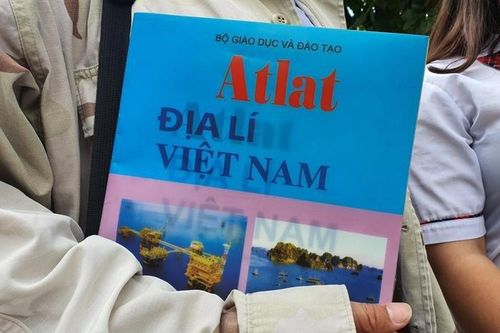 Từ năm 2025, thí sinh không được mang Atlat vào phòng thi tốt nghiệp THPT, vì sao?