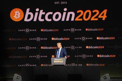 Điều gì đã khiến ông Trump từ một người chỉ trích trở thành 'Tổng thống crypto'?