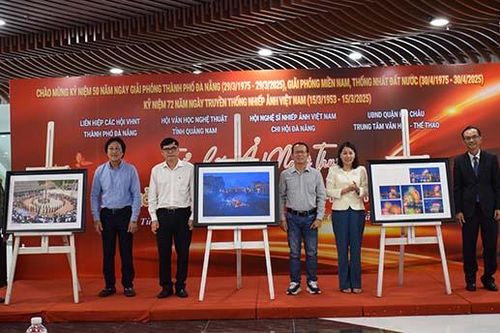 Gala nhiếp ảnh 'Mặt nạ Tuồng qua lăng kính nhiếp ảnh' và triển lãm 'Quảng Nam Đà Nẵng - Đất Mẹ ân tình'