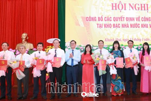 Công bố các quyết định về công tác cán bộ tại Kho bạc Nhà nước khu vực XIII