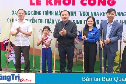Xây dựng 9 'Ngôi nhà khăn quàng đỏ' cho học sinh khó khăn