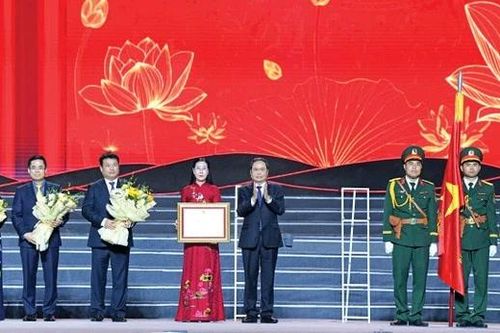 Chủ tịch Quốc hội Trần Thanh Mẫn dự Lễ kỷ niệm 80 năm Khởi nghĩa Ba Tơ và 50 năm Giải phóng tỉnh Quảng Ngãi