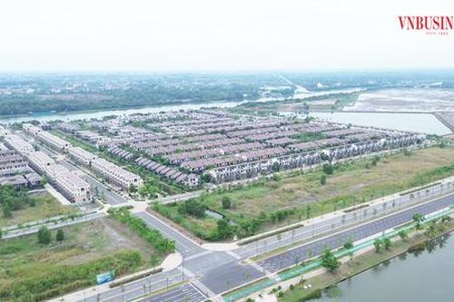 Đại gia địa ốc đang 'sống khỏe' nhờ nắn dòng tiền về tỉnh?