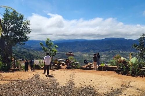 Phạt tiền, buộc chủ điểm săn view trái phép khắc phục hậu quả đất đai
