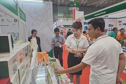 Khai mạc triển lãm quốc tế về công nghệ sản xuất, chế biến rau, hoa, quả