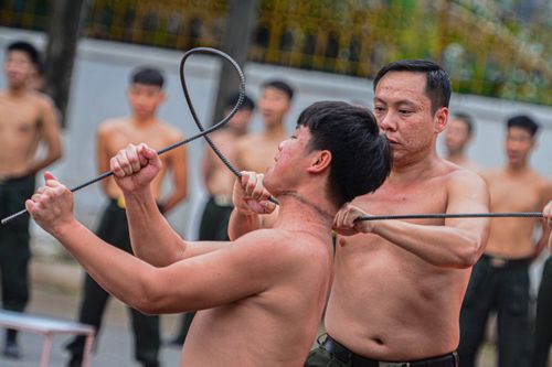 Một ngày trong 'lò luyện' của cảnh sát đặc nhiệm chống khủng bố