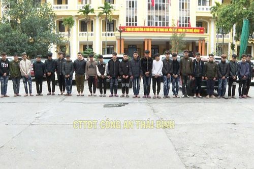 Khởi tố 18 thanh niên dùng hung khí hỗn chiến trong đêm ở Thái Bình