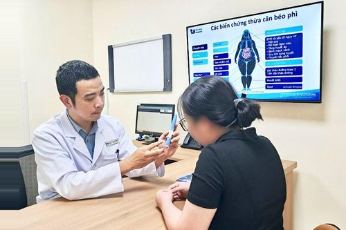 Sử dụng bút tiêm giảm cân:Đừng để 'tiền mất, tật mang'