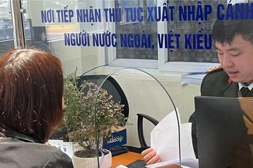 Công an TP Hà Nội hướng dẫn bảo lãnh cho người nước ngoài nhập cảnh