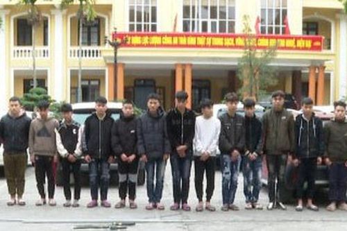 Mang hung khí hỗn chiến trong đêm, 18 nam thanh niên bị khởi tố