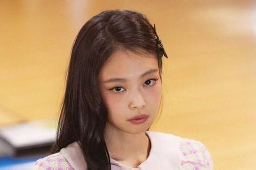 Jennie BLACKPINK nối dài kỷ lục, từ điểm cao trên Pitchfork đến doanh số album