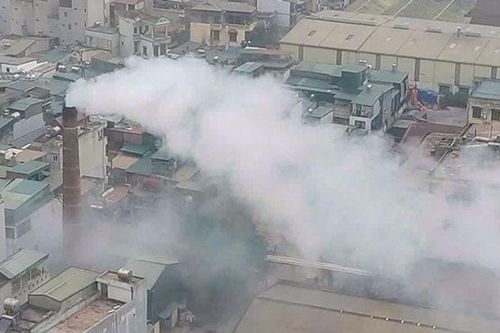 Chủ tịch Hà Nội yêu cầu xử lý việc 'nhà máy dệt xả khói vào khu dân cư'