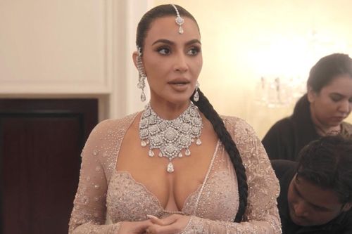 Kim Kardashian mất viên kim cương ở siêu đám cưới Ấn Độ
