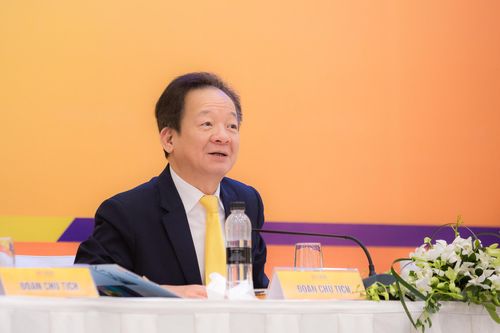 Cổ phiếu SHB, Novaland 'cháy hàng', nhà bầu Hiển có thêm hàng trăm tỷ