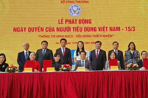 Hà Nội phát động Chương trình 'Hành động vì quyền lợi người tiêu dùng' năm 2025