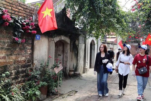 Doanh nghiệp du lịch Hà Nội nói không với rác thải nhựa