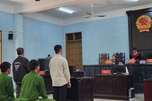 Nhận hối lộ 70 triệu đồng, cựu phó chánh án cấp huyện bị tuyên phạt 15 tháng tù