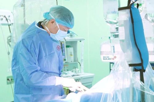 Cấy thành công máy tạo nhịp tim không dây siêu nhỏ cho cụ ông