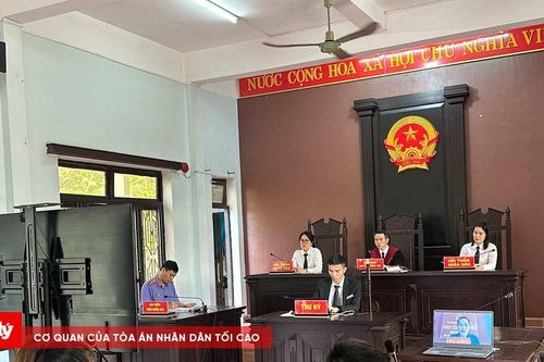 Nam thanh niên ôm 200 viên ma túy đi chơi cùng bạn gái