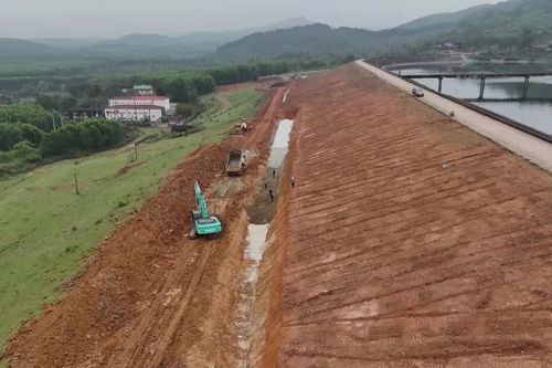 Hà Tĩnh khẩn trương sửa chữa hồ chứa nước Kẻ Gỗ
