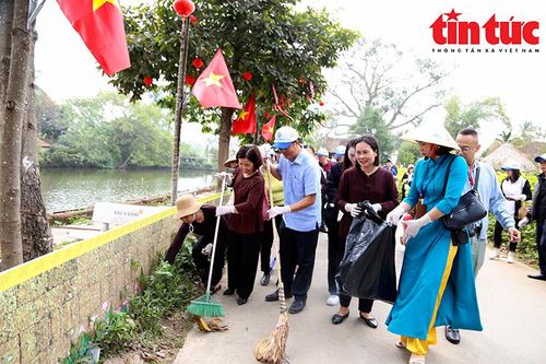 Lan tỏa thông điệp du lịch xanh từ Làng cổ Đường Lâm
