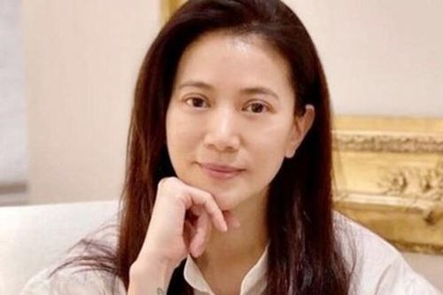 Vẻ đẹp ngọt ngào, mộc mạc của nàng hậu xứ Cảng Thơm thường xuyên để mặt mộc
