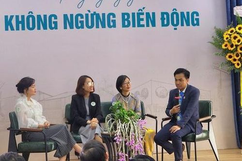 Cơ hội nào cho người lao động trong thời đại 'kiến thức lỗi thời ngay khi tốt nghiệp đại học'?