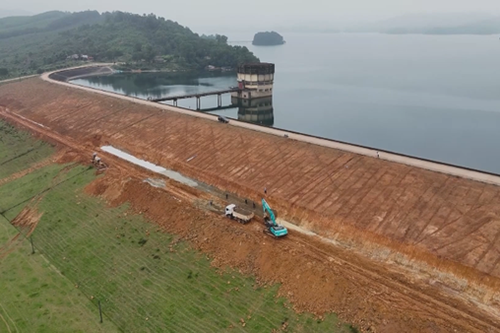 Hà Tĩnh khẩn trương sửa chữa hồ Kẻ Gỗ