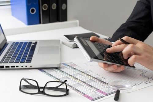 Lãi vay vượt 30% EBITDA, rủi ro thuế gia tăng
