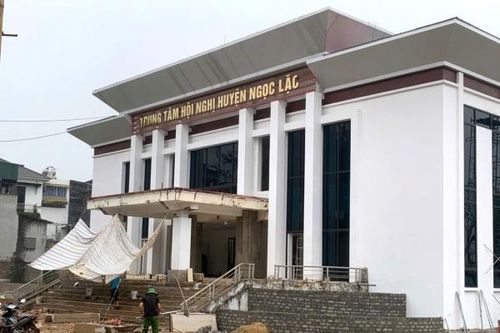 Thanh Hóa: Không bắt buộc tạm dừng các dự án công sở đang thi công