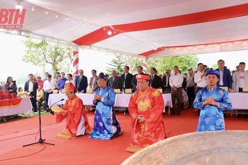 Lễ dâng hương tưởng niệm Thánh Nguyên Hoàng đế Hồ Quý Ly và kỷ niệm vương triều Hồ khai Đàn tế Nam Giao