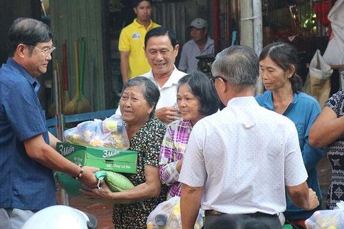 Nghĩa tình ở miếu Bà Chúa Xứ Núi Sam