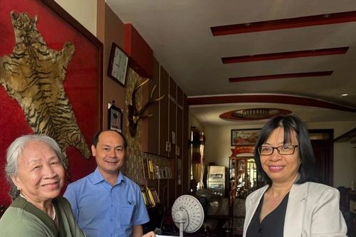 Phó Chủ tịch UBND tỉnh Nguyễn Thị Thanh Lịch thăm, tặng quà tri ân gia đình các đồng chí nguyên lãnh đạo tỉnh