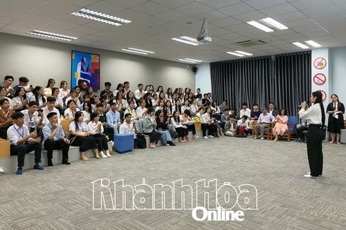Trường Đại học Thái Bình Dương và Trường Đại học Quy Nhơn giao lưu văn nghệ và học thuật