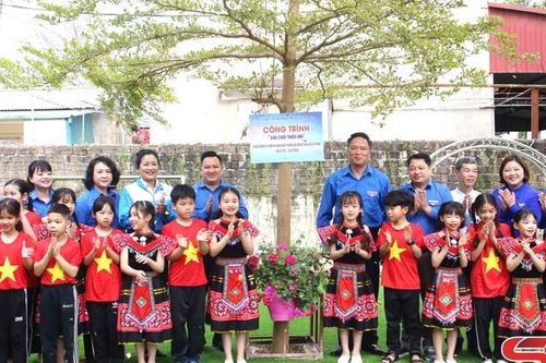 Chương trình sân chơi lưu động cho thiếu nhi vùng sâu, vùng xa